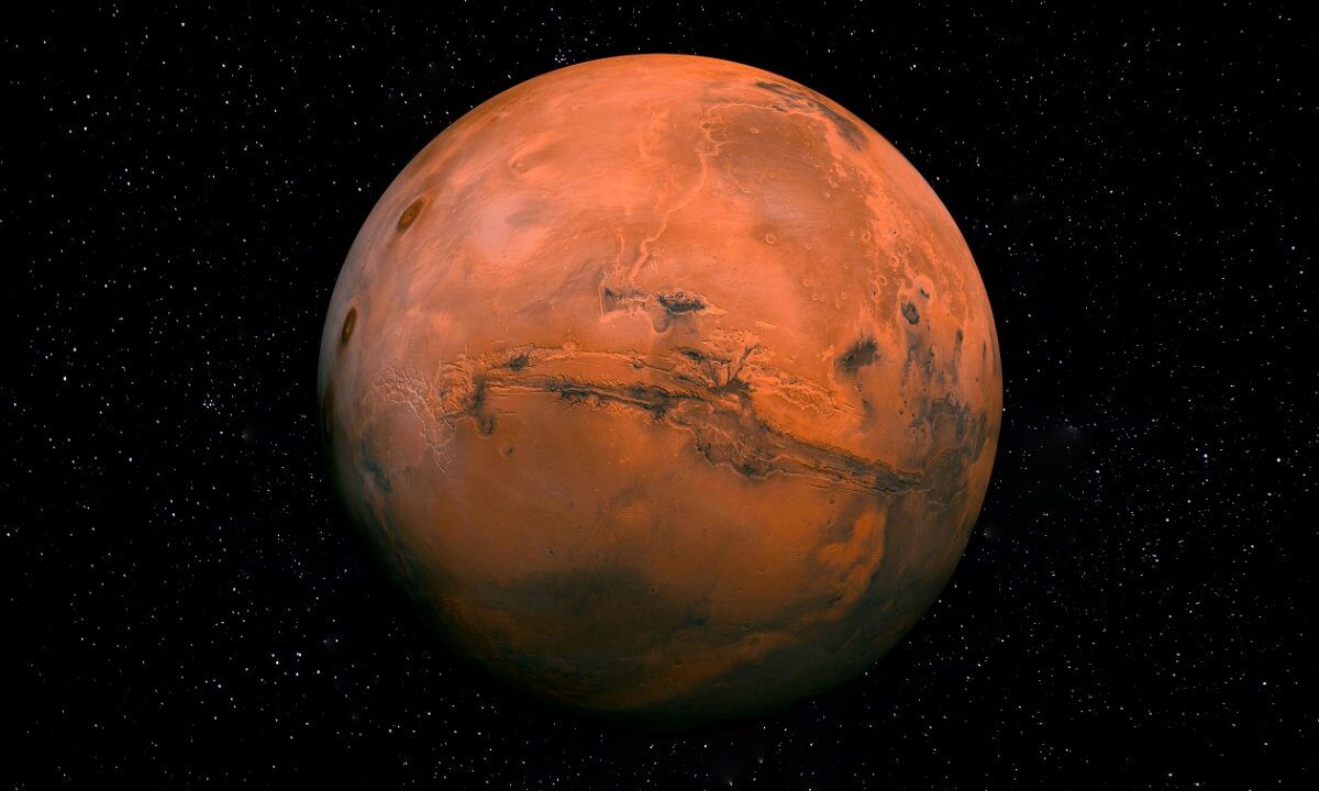 Wizualizacja planety Mars na tle gwiazd, przygotowana z elementów zdjęć NASA